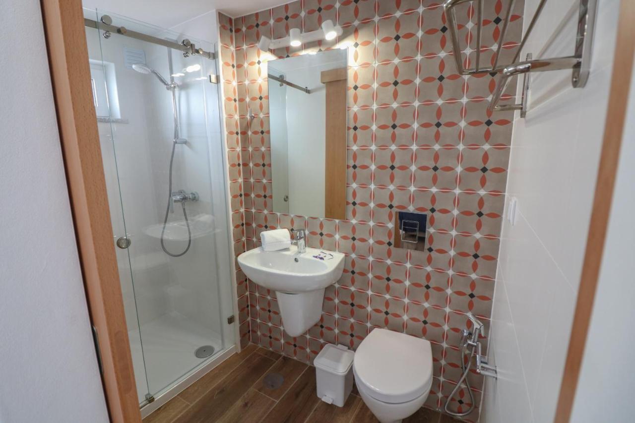 Quarto Twin com Casa de Banho Privativa