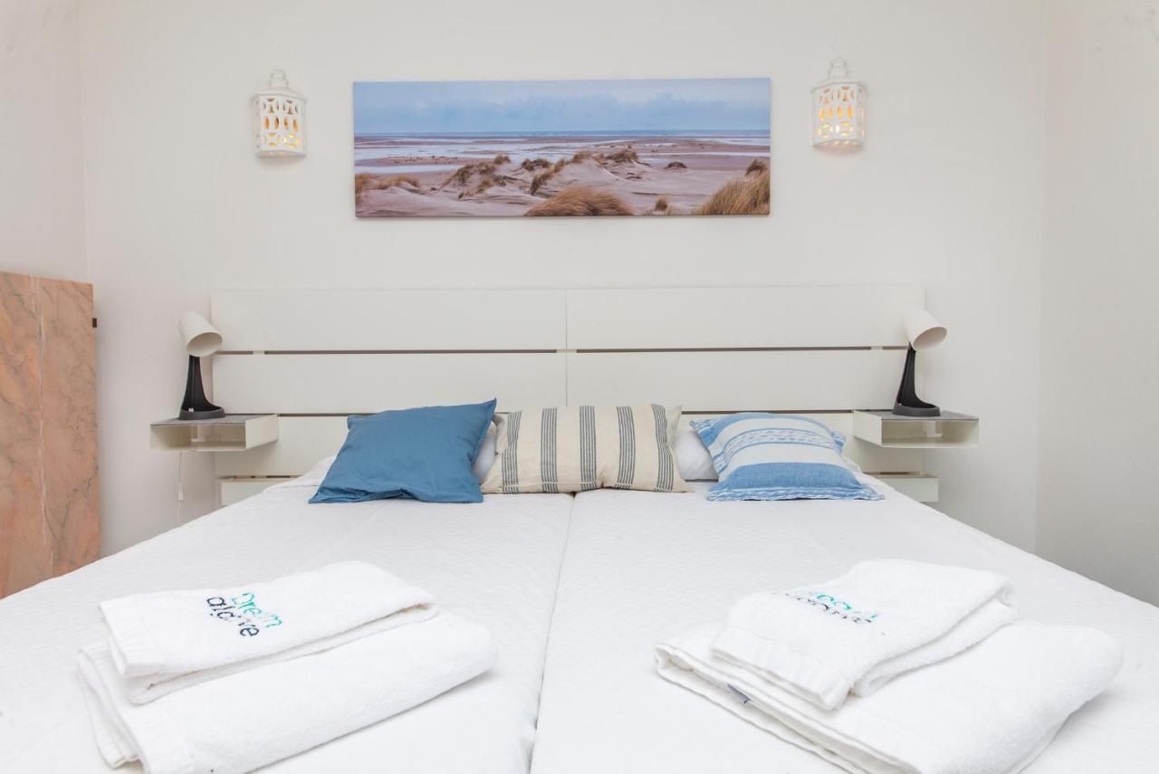 Quarto Twin com Casa de Banho Privada Externa