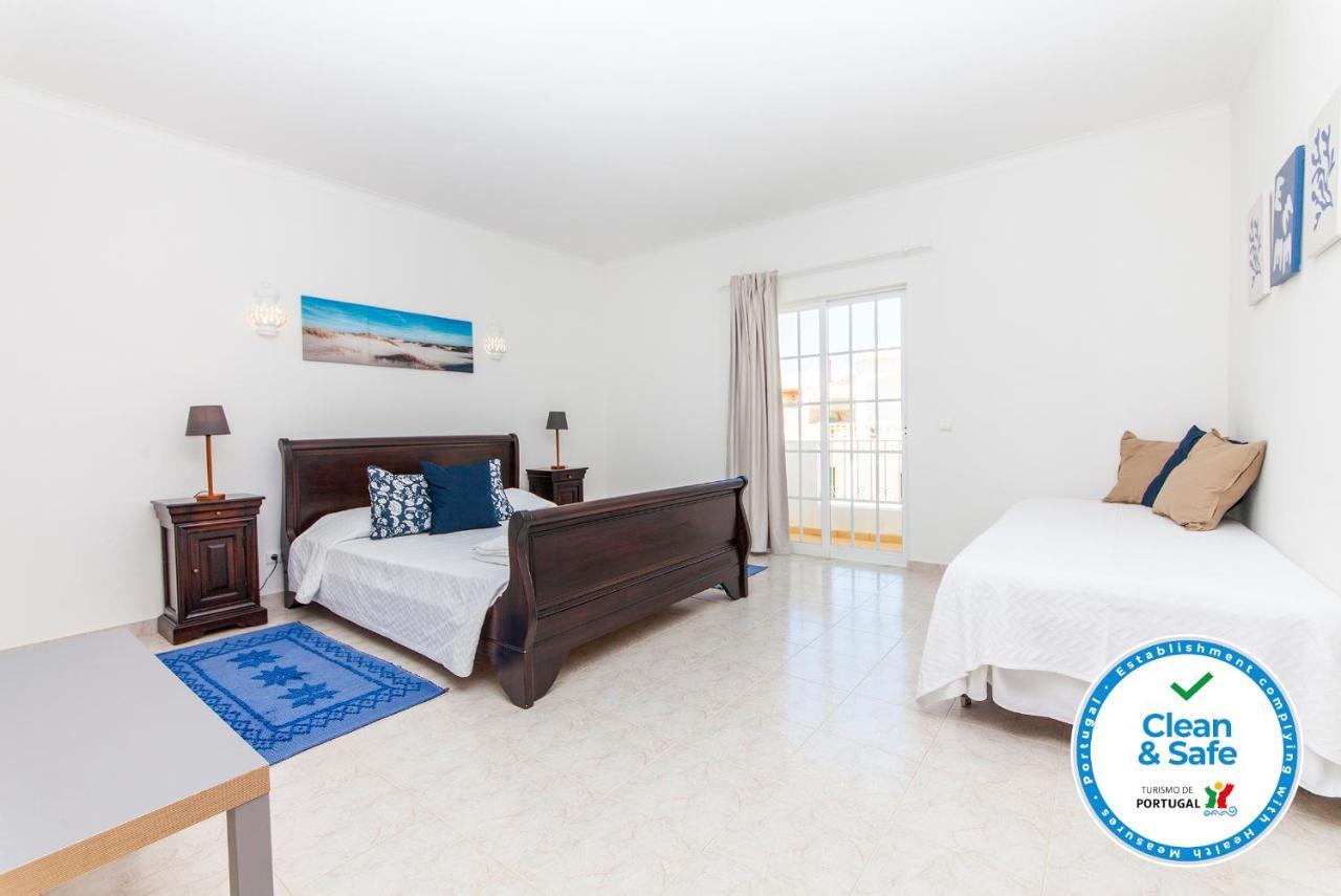 Quarto Duplo com Casa de Banho Privativa