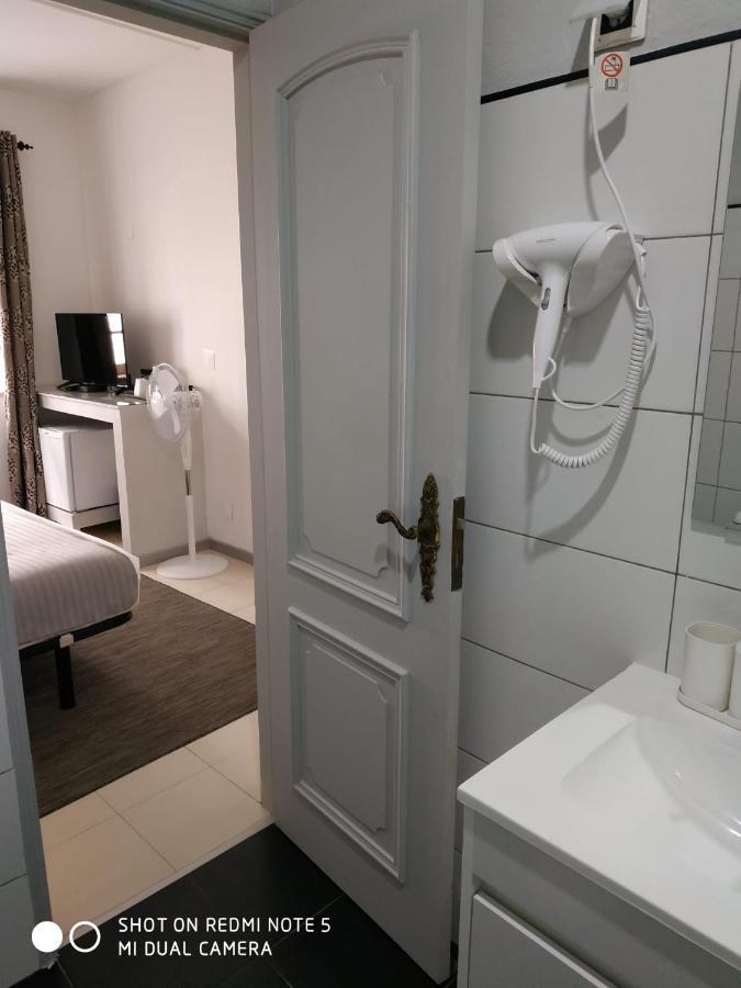 Quarto Duplo com Casa de Banho Privativa