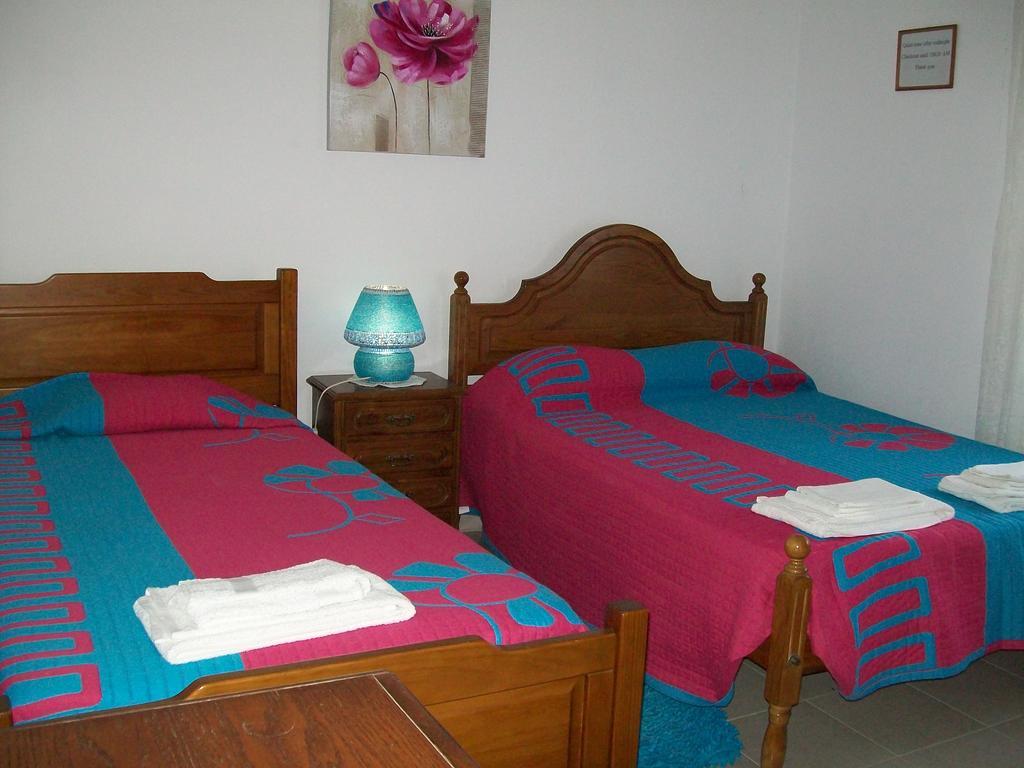 Quarto Duplo com Casa de Banho Partilhada