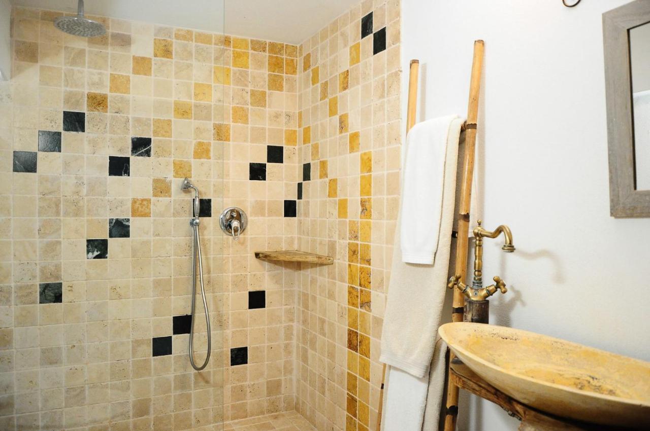 One-Bedroom Apartment,925883236:JPEG