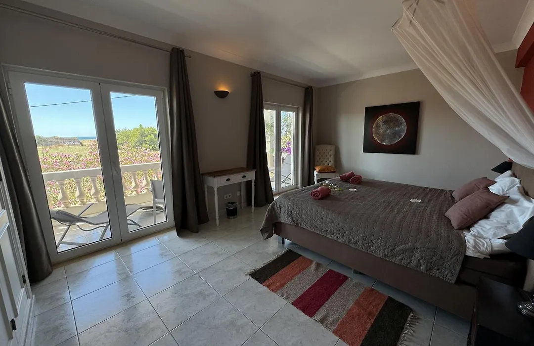 Beach House Lagos - Beachhouselagos - Meia Praia-1
