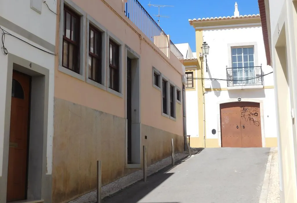 Dinas Guesthouse-1