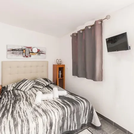 Lagos Downtown Guesthouse-2